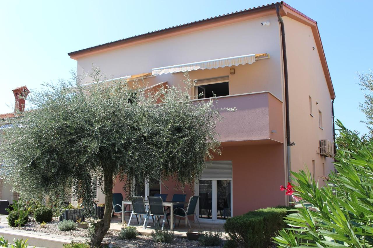 Filipovic Apartmani 메덜린 외부 사진