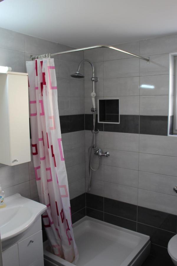 Filipovic Apartmani 메덜린 외부 사진