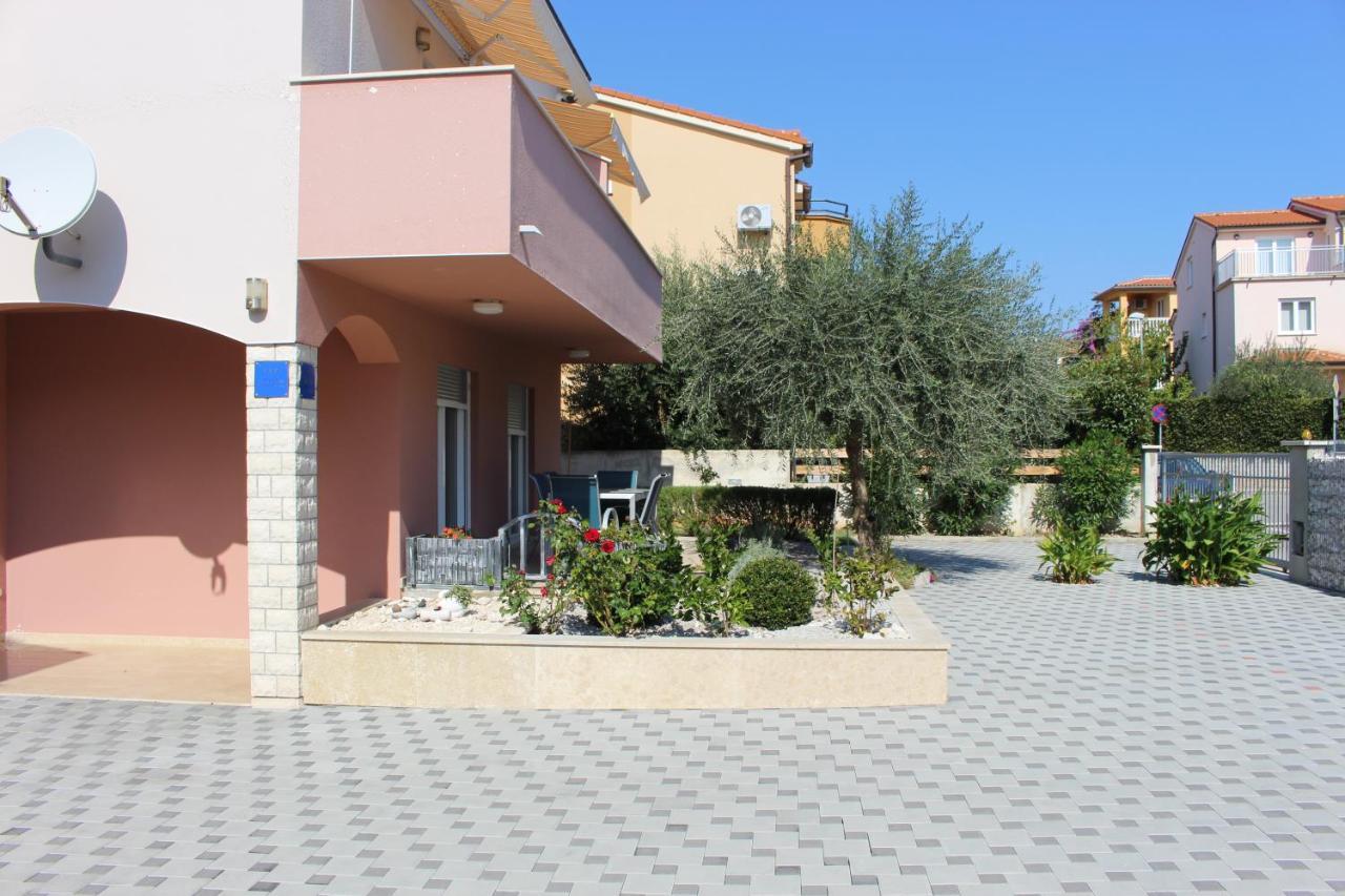 Filipovic Apartmani 메덜린 외부 사진